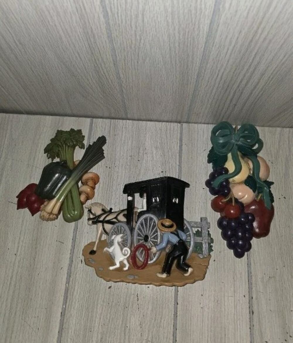 Vintage Burwood Amish Horse Buggy & Vegetables Fruit Wall Art Plaque Hanging 3